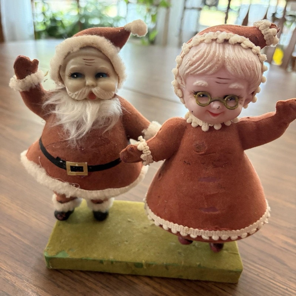 Vintage 1950s Flocked Santa And Mrs Claus Mid-Century Christmas Kitsch